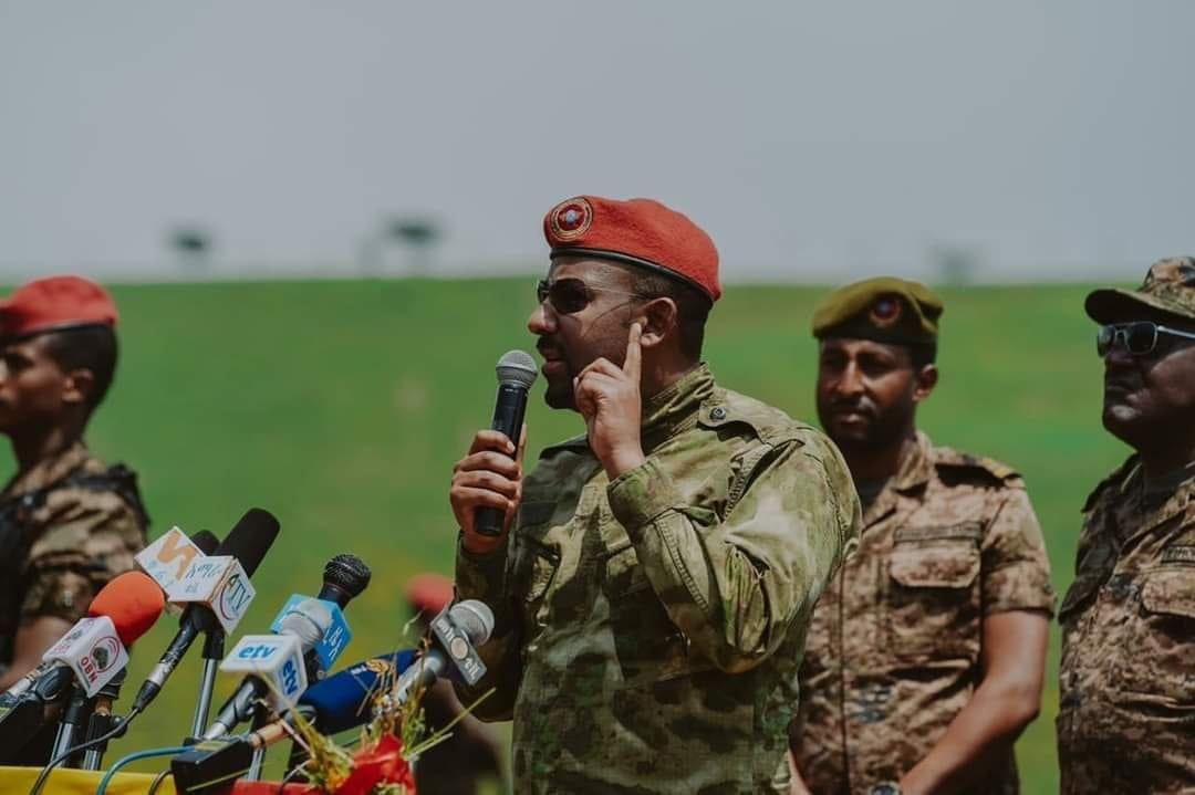 ለአሸባሪው ሕወሐት የተሰለፉ ሁሉ እጃቸውን በሰላም እንዲሰጡ ጠቅላይ ሚኒስትር ዐቢይ አሕመድ ተናገሩ።