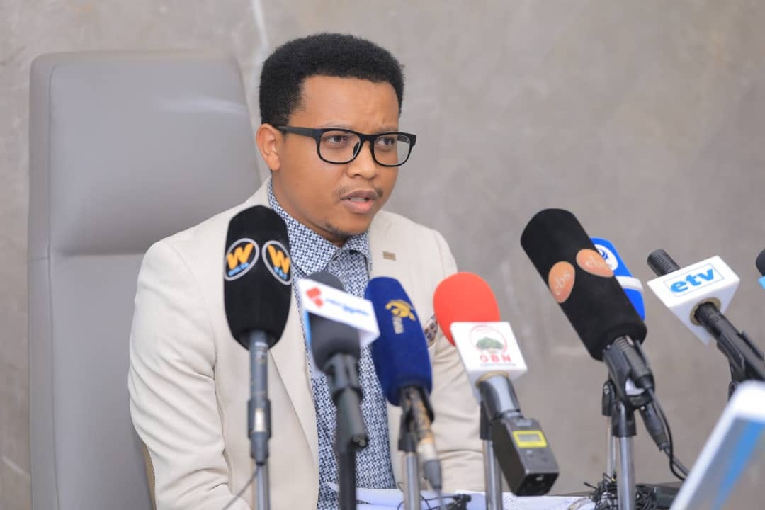 በከተማዋ ብሔርን መሰረት ያደረገ ማዋከብ እንዳለ ተደርጎ የሚሰራጨው መረጃ ከእውነት የራቀ አሉባልታ መሆኑን የአዲስ አበባ ከተማ የኮሙዩኒኬሽን ቢሮ ኃላፊ አቶ ዮናስ ዘውዴ ገለጹ።