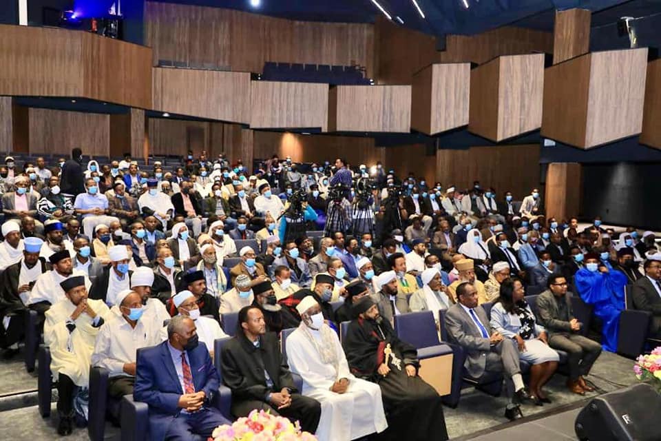 ሀገርን ለማፍረስ የተነሱ አሸባሪዎች በመቀልበስ የሀገራችን ክብር እና ነጻነቷ እንዲቀጥል በትብብር መስራት የሁላችንም ሀላፊነት ነው ሲሉ ከንቲባ አዳነች አቤቤ ገለፁ::