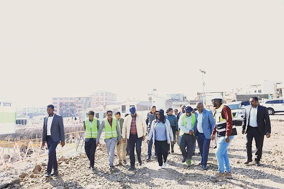 በአዲስ አበባ የመግቢያ በሮች ላይ አራት ሜጋ ሁለገብ የግብርና ምርቶች ማከፋፈያ የገበያ ማዕከላትን እየገነባን ነው፡፡
