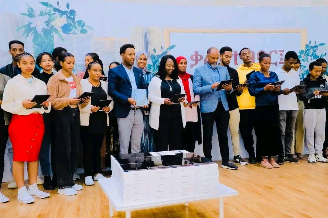 ከንቲባ አዳነች አቤቤ "ዛሬ በአብርሆት ቤተ መጻህፍት የዲጂታላይዚሽን አገልግሎት ስራ አስጀምረናል ::