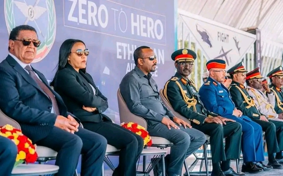 "እንኳን ለ88ኛው የአየር ኃይል ቀን አደረሳችሁ። ወደ ፊት መገስገስ አማራጭ የሌለው ግዴታችን ነው።"  ጠቅላይ ሚኒስትር ዶ/ር አቢይ አሕመድ