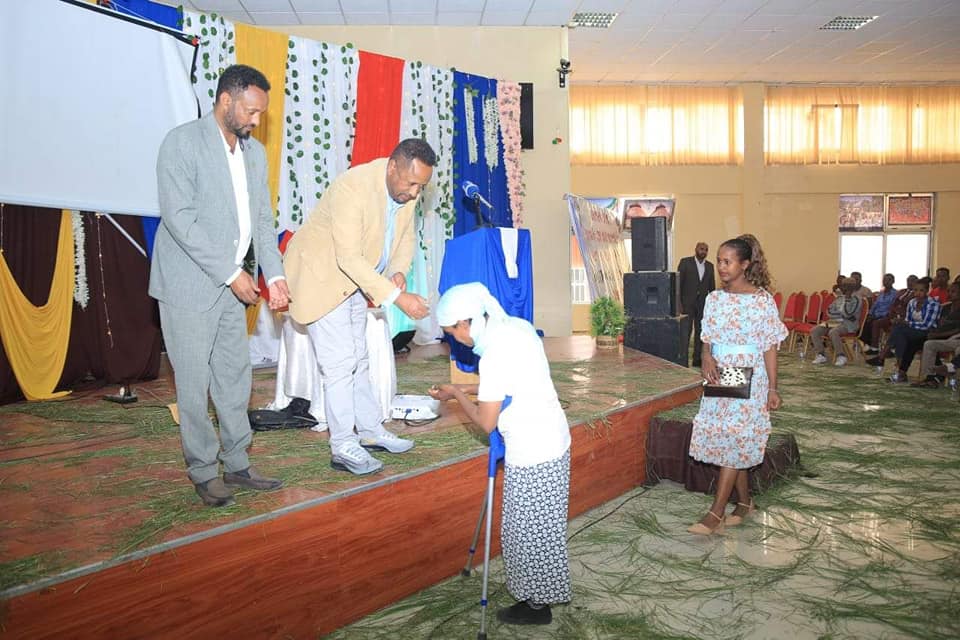 ኢንተርፕራይዞች የሚወስዱትን የመኢንተርፕራይዞች የሚወስዱትን የመስሪያ ቦታ ከህገ-ወጥ ድርጊት በመቆጠብ በአግባቡ ሊጠቀሙበት ይገባል፡፡ ስሪያ ቦታ ከህገ-ወጥ ድርጊት በመቆጠብ በአግባቡ ሊጠቀሙበት ይገባል፡፡ 