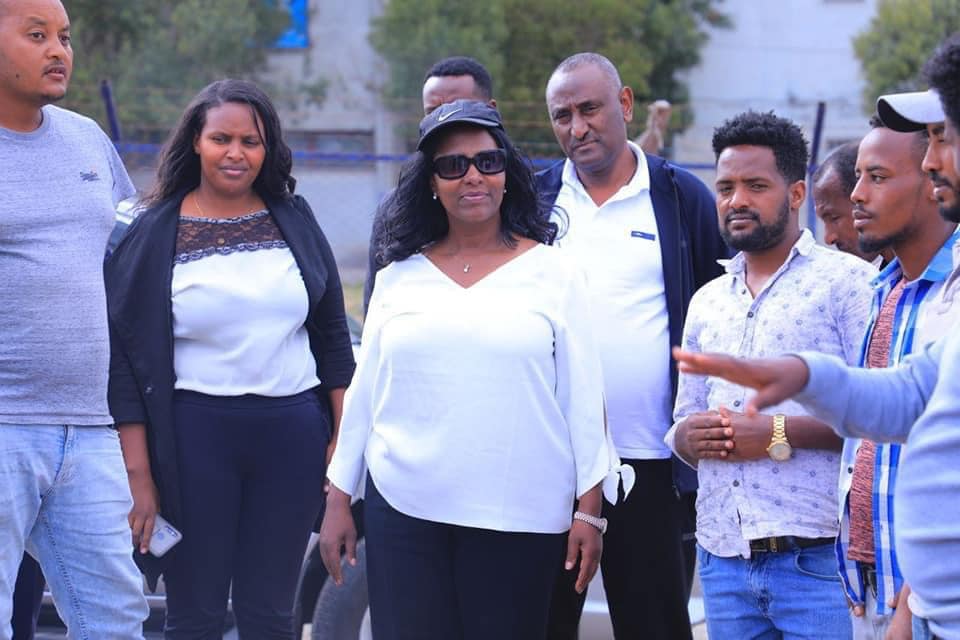 ከንቲባ አዳነች አቤቤ በለሚ ኩራ ክፍለ ከተማ እየተከናወኑ ያሉ የዘጠና ቀናት እቅድ ተግባራት አፈፃፀም ያለበትን ደረጃ ጎበኙ።