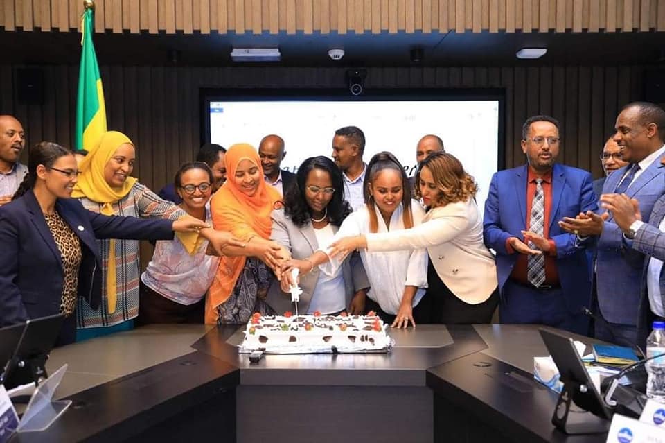 እንኳን ለሴቶች ቀን አደረሰን! ሴትነት የመንፈስ ጥንካሬ ምልክት ነው:: ሴትነት የታማኝነት መገለጫ ነው::  ሴትነት ክብር ነው::