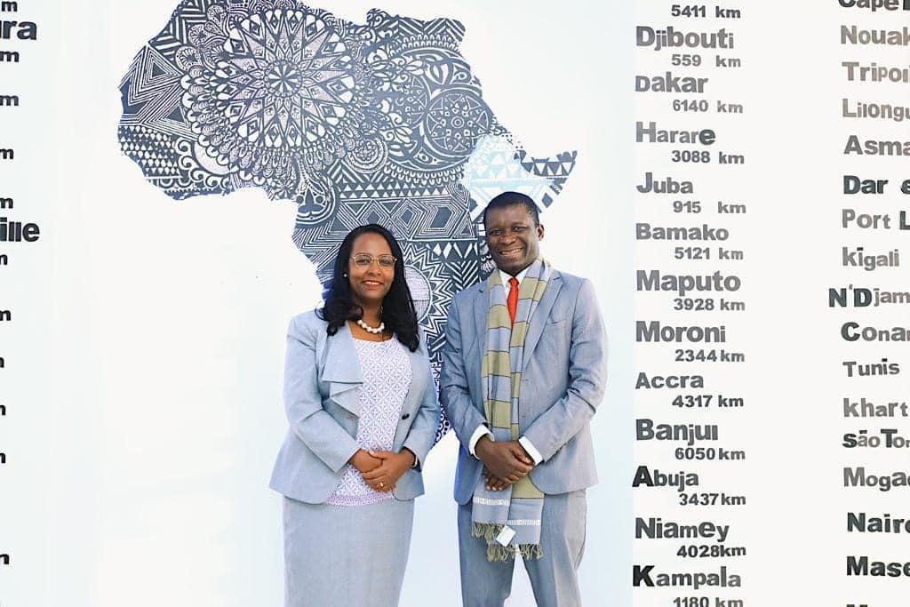 ከንቲባ ወ/ሮ አዳነች አቤቤ በዛሬው እለት የሞዛምቢክ ኬሊማን ከተማ ከንቲባ የሆኑትን ሚ/ር ማኑኤል ዲ አራዦን በፅ/ቤታቸው ተቀብለው አነጋግረዋል፡፡