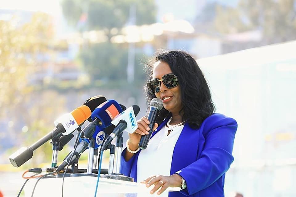የአዲስ ኣበባ ከተማ አስተዳደር የትራንስፖርት አገልግሎቱን የሚያሳልጡ የህዝቡን ጥያቄ ምለሽ የሚሰጡ 100 Hመናዊ የከተማ አውቶቡሶች ወደ አገልግሎት አሰገባ 