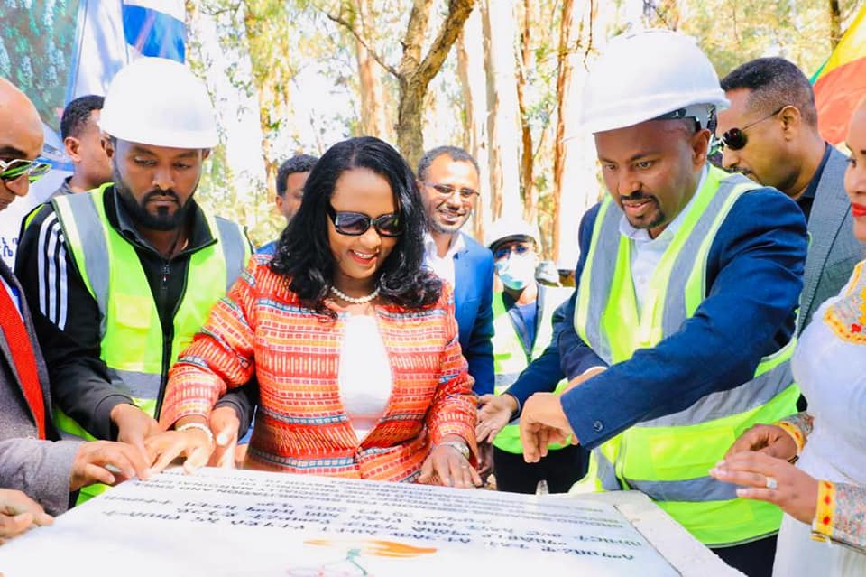 በየአመቱ እስከ 10ሺህ ለሚደርሱ በሴተኛ-አዳሪነትና በአስከፊ ህይወት የሚገኙ ሴት እህቶቻችንና ልጆቻችንን አሰልጥኖ የስራ ስምሪት የሚሰጥ "የተሃድሶ እና የክህሎት ማበልጸጊያ ማዕከል" ግንባታ ማስጀመርያ ስነስርት አካሂደናል፡፡