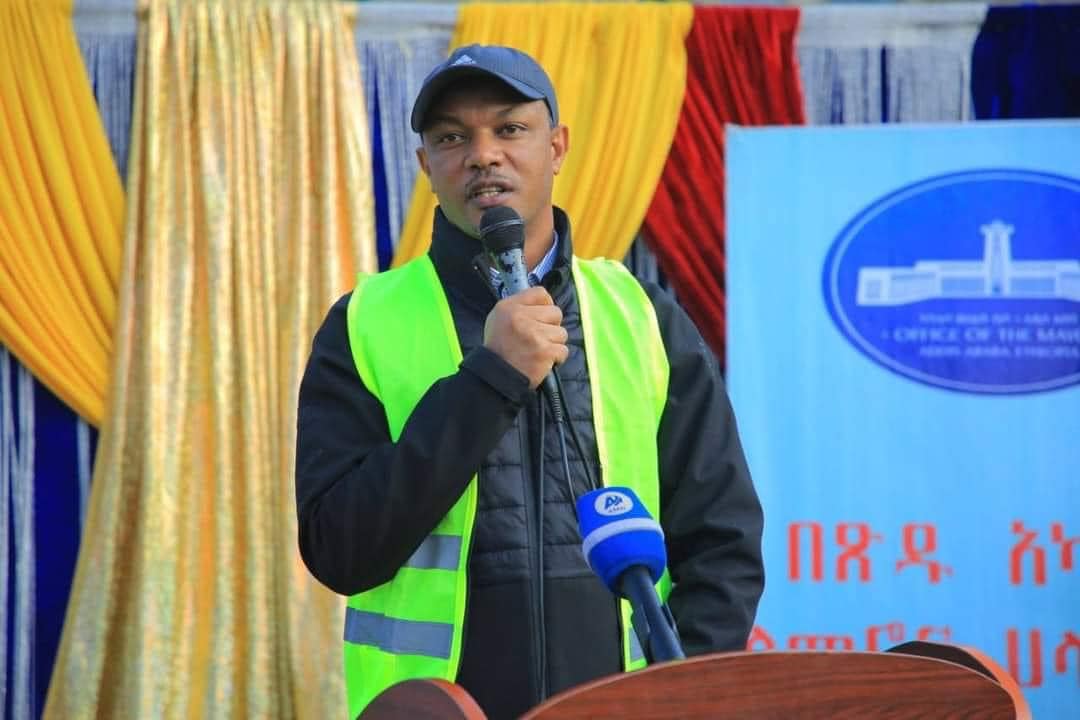 "የከተማውን ፅዳት በግድየለሽነት በሚያቆሽሹ ግለሰቦች ፣ ድርጅቶችና ተቋማት ላይ ህግና ደንብን መሠረት ያደረገ የተጠናከረ እርምጃ ይወሰዳል !!"