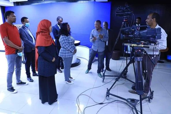 አዲስ ሚዲያ ኔትዎርክ በሚዲያው ዘርፍ ተወዳዳሪ ለመሆን በሚያደርገው ጥረት የከተማ አስተዳደሩ አስፈላጊውን ድጋፍ እንደሚያደርግ የአዲስ አበባ ከተማ ከንቲባ ወይዘሮ አዳነች አቤቤ ገለፁ፡፡