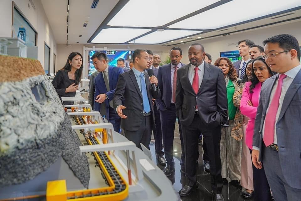 ጠቅላይ ሚኒስትር ዐቢይ አሕመድ በሻንጋይ ከተማ የሻንጋይ ስቶክ ገበያ እና ሁዋዌ ማዕከል ያደረጉት ጉብኝት።