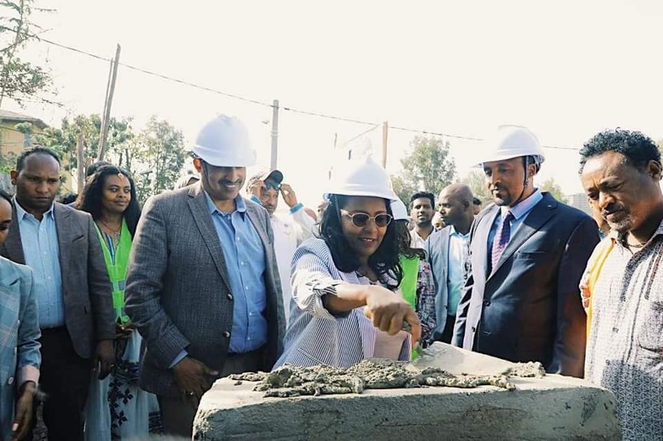 ከንቲባ አዳነች አቤቤ በልደታ ክፍለ ከተማ በጥቂት ግዜ የሚጠናቀቁ ሰዉ ተኮር የልማት ፕሮጀክቶችን አስጀመሩ።