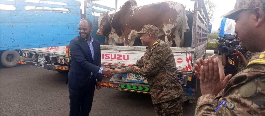 የአዲስ አበባ ከተማ አስተዳደር ለጀግናው መከላከያ ሰራዊት በ3ኛ ዙር ከ50 ነጥብ 1ሚሊዮን ብር በላይ የሚገመት ድጋፍ አደረገ።