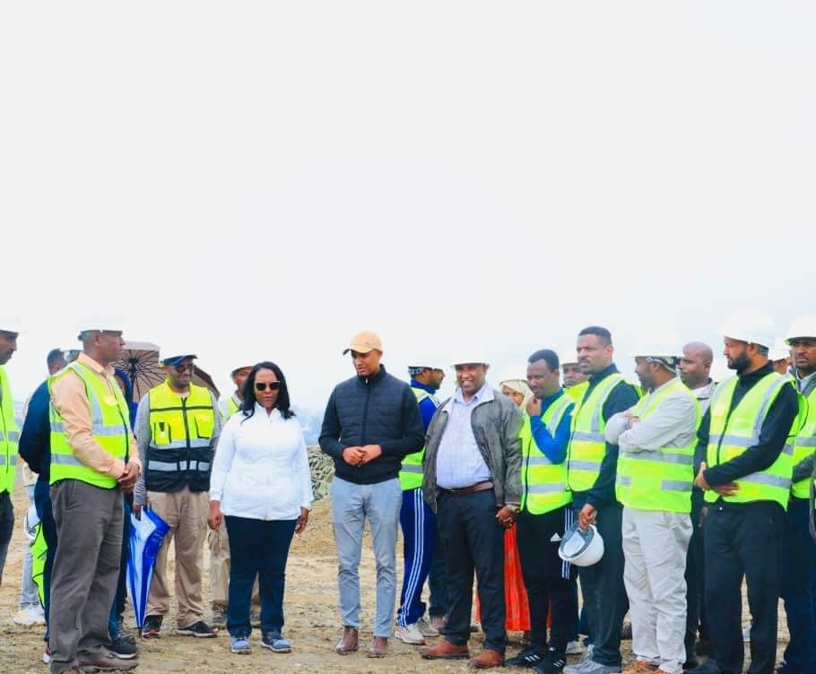 በከተማችን ኢኮኖሚያዊና ማህበራዊ እንዲሁም በሌሎች ዘርፎች የህብረተሰቡን ተጠቃሚነት በማረጋግጥ በኩል ብዙ ጠቀሜታ ያላቸውን ፕሮጀክቶች ግንባታ ያለበትን ደረጃ ዛሬ ተዘዋውረን ጎብኝተናል፡፡ 