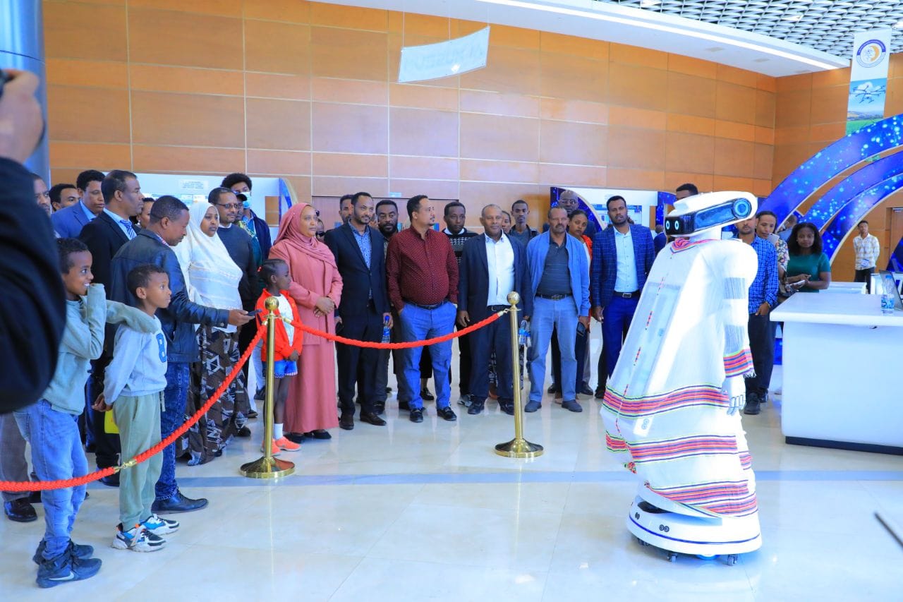 የአዲስ አበባ ከተማ ምክር ቤት አባላት የሳይንስ ሙዚየምን ጎበኙ፡፡