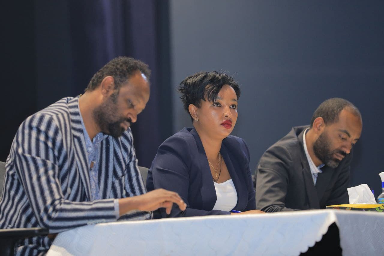 እኔ የእህቴ ጠባቂ ነኝ!!!!