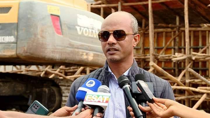 አራራት ካራ ኮተቤ የመንገድ ማሻሻያ ፕሮጀክት ክረምቱ ተጠናክሮ ከመግባቱ በፊት ተጠናቆ ለአገልግሎት ክፍት እንደሚሆን ተገለጸ ።